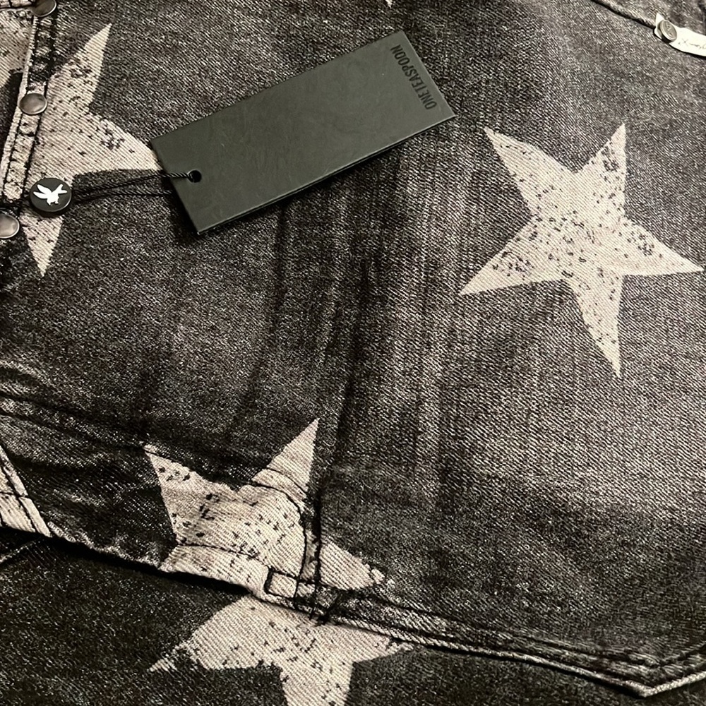 One Teaspoon Black Star Print Distressed Mini Skirt - Picture 11 of 13